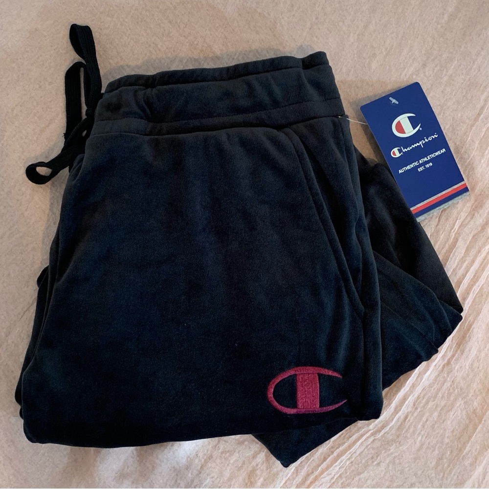 *NWT* Champion Women’s Velour Joggers / Sweatpants